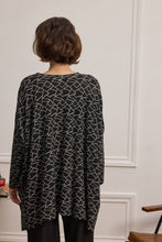 Load image into Gallery viewer, BEA ASYMMETRICAL BLOUSE PRINTED LOOSE
