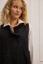 Load image into Gallery viewer, COOKIE VEST WITH 3 BUTTONS