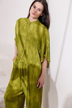 Load image into Gallery viewer, FEORA SHIRT WITH MAO COLLAR AND WATERCOLOR PRINT