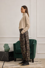 Load image into Gallery viewer, KAORI PRINTED PANTS 7/8