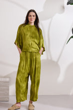 Load image into Gallery viewer, LUVINIA CROPPED PANTS WITH DESIGNER SEAMS