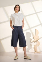 Load image into Gallery viewer, TINDRA HIGHT WAISTED STRIPED BERMUDA SHORT WITH SLASH POCKETS