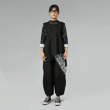Load image into Gallery viewer, 125148 ASYMMETRIC COTTON TOP
