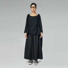 Load image into Gallery viewer, 225219 ASYMMETRICAL COTTON BLOUSE
