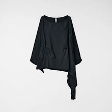 Load image into Gallery viewer, 225219 ASYMMETRICAL COTTON BLOUSE
