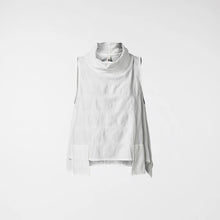 Load image into Gallery viewer, 240550 POLKA DOT TOP WITH POCKETS
