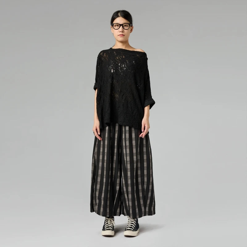 240382 SHEER BLACK TEXTURED TOP