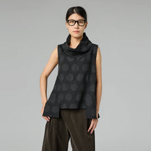 Load image into Gallery viewer, 240550 POLKA DOT TOP WITH POCKETS
