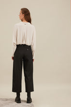 Load image into Gallery viewer, AIDI STRIPED TROUSERS WITH A BELT AT THE WAIST
