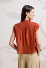 Load image into Gallery viewer, CARMI SLEEVLES V-NECK BLOUSE
