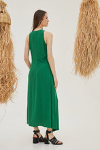 Load image into Gallery viewer, CARPERA DRESS PLEATS CLOSED NECK
