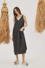 Load image into Gallery viewer, CHARAKI MIDI LINEN DRESS
