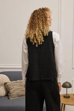 Load image into Gallery viewer, COOKIE VEST WITH 3 BUTTONS
