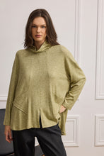 Load image into Gallery viewer, FINTAN BLOUSE LOOSE WITH POCKETS

