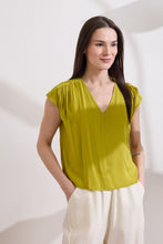 Load image into Gallery viewer, GENTLE TUNIC WITH SHORT SLEEVES AND RUFFLES

