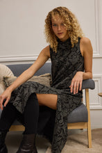 Load image into Gallery viewer, GINEVRA PRINTED DRESS
