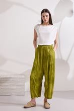 Load image into Gallery viewer, LUVINIA CROPPED PANTS WITH DESIGNER SEAMS
