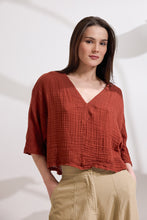 Load image into Gallery viewer, MARSH TUNIC IN CRINKLE FABRIC WITH PUFF SLEEVES
