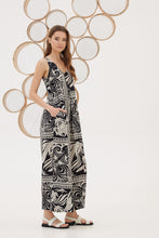 Load image into Gallery viewer, SOFFI_1 PRINTED SLEEVELESS JUMPSUIT V-NECK VISCOSE
