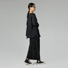 Load image into Gallery viewer, 221445 OVERSIZE BLOUSE WITH POCKET
